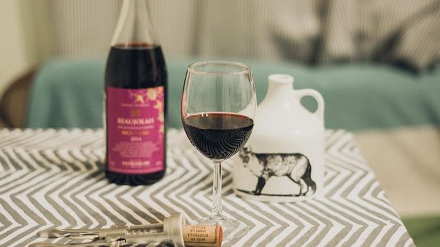 червени вина - 22367 типа